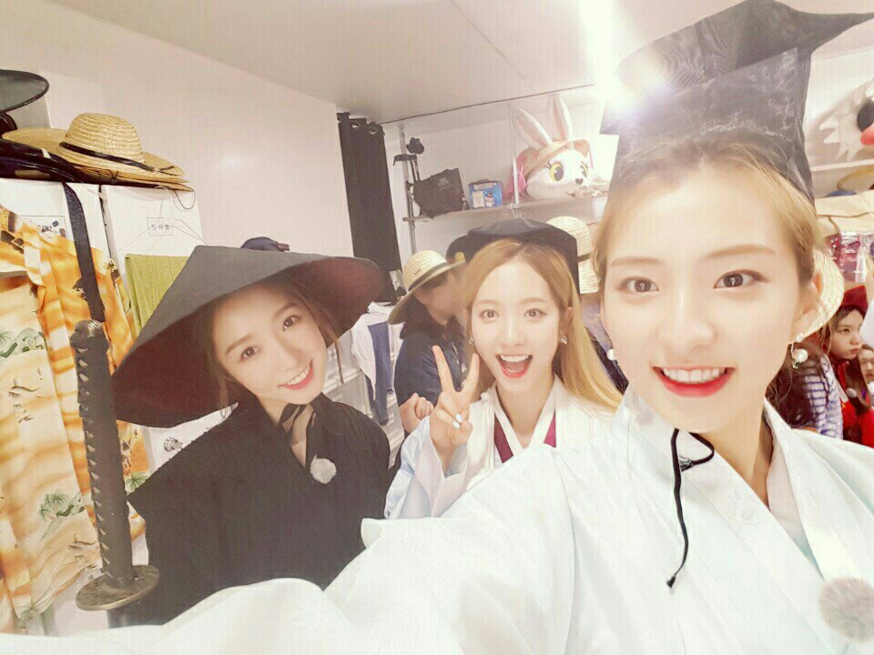 wjsn_like's tweet photo. 목요일은~ #우주LIKE소녀 와 함께! 다들 알고 계시죠?! #엠카운트다운 이 끝난 직후 #우주소녀 와 함께 해요😘😙 https://t.co/oEWPG5hUDt