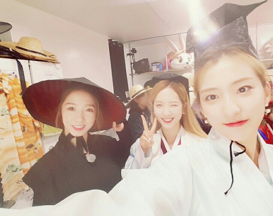 wjsn_like's tweet photo. 목요일은~ #우주LIKE소녀 와 함께! 다들 알고 계시죠?! #엠카운트다운 이 끝난 직후 #우주소녀 와 함께 해요😘😙 https://t.co/oEWPG5hUDt