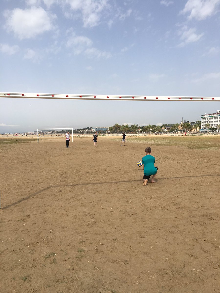 PEThorns's tweet photo. All packed, last opportunity for pool action and football on the beach! #Barca2016 https://t.co/4lotHAOid8