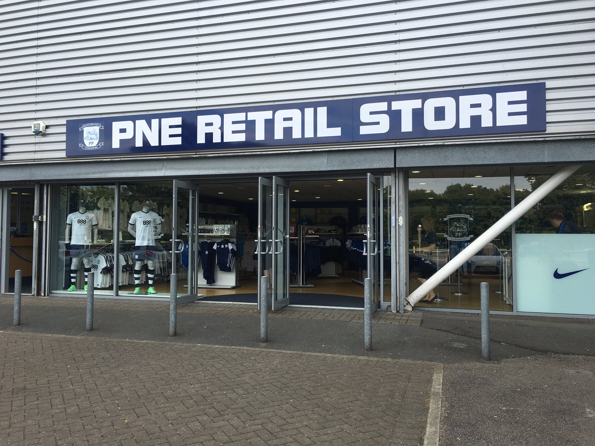 Club Shop Opening Times During Summer Break - News - Preston North End
