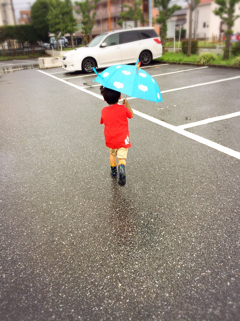 DABOSTAFF's tweet image. こんなに可愛い傘だったら雨の日のレッスンも楽しみだね😊

#dance #市原市 #tinystep #雨 #傘