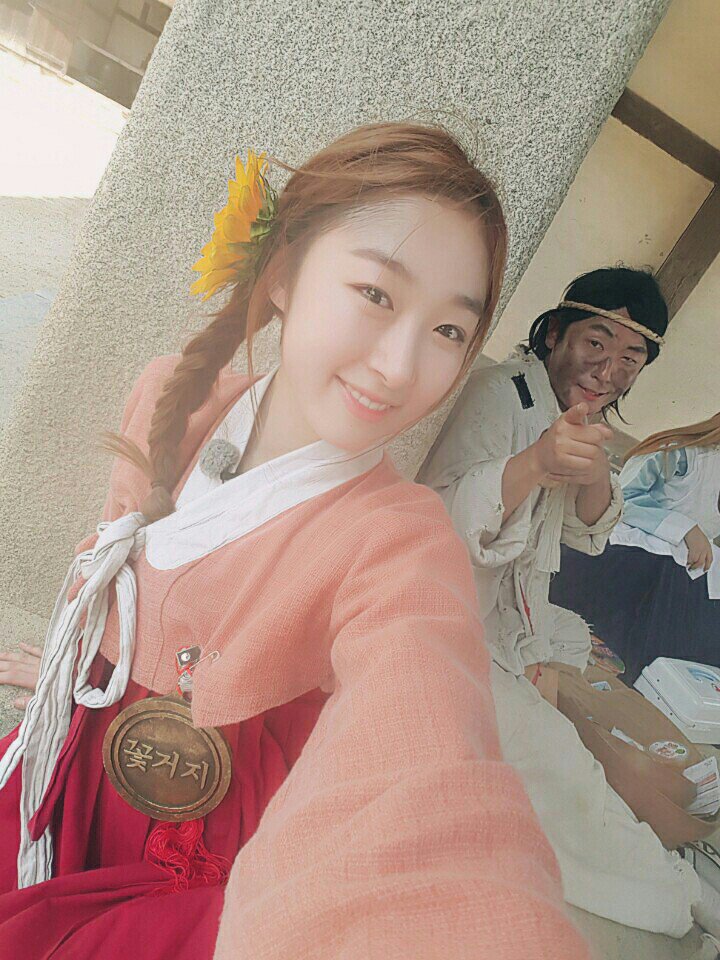 wjsn_like's tweet photo. 알바 꿀팁 전수해주신 선배님과 함께😉 좀이따 방송될 #우주LIKE소녀 함께 해요~🤗 https://t.co/M2eoFFFyAH