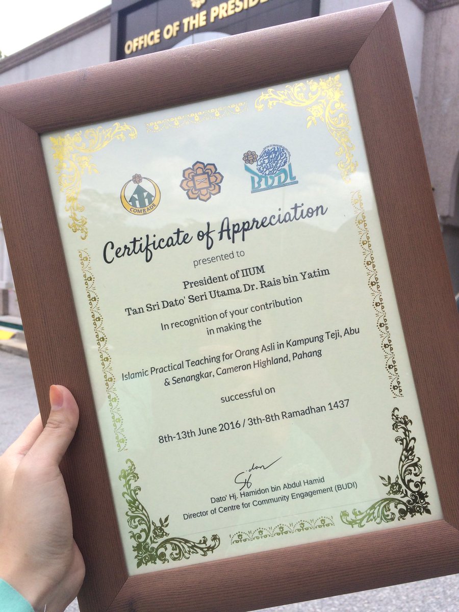 FatinNblhh's tweet photo. Finallyyy everything is settled now π #signingoffforgood https://t.co/tSGgjQuG8a