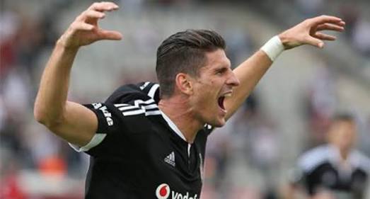 Auf wiedersehen König. Erfolg in seinem neuen team😊🙌⚽#mariogomez
