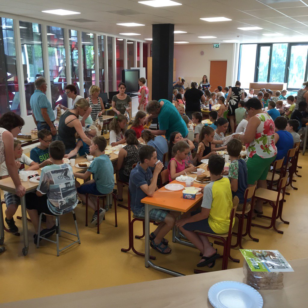 detwisternu's tweet photo. Gezellig samen lunchen #schoolverlaters #detwister https://t.co/1me6unEv7u