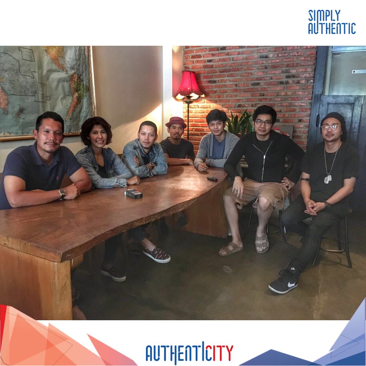 Pernah bayangin @MaliqMusic bareng @Dj_odotto kolaborasi di satu panggung? That's what we called #authenticityID! :)