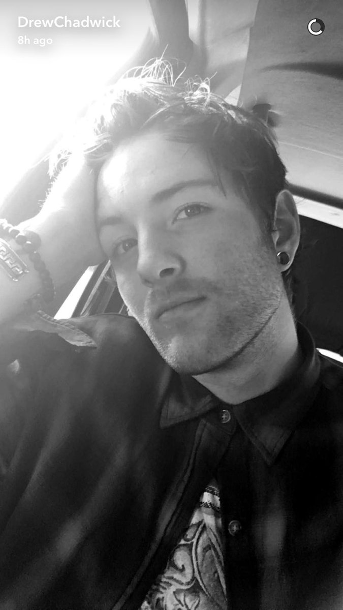 drewsredhat's tweet photo. Drew Chadwick ❤️ #JawlinesBreakTheInternet https://t.co/BClcsIA55w