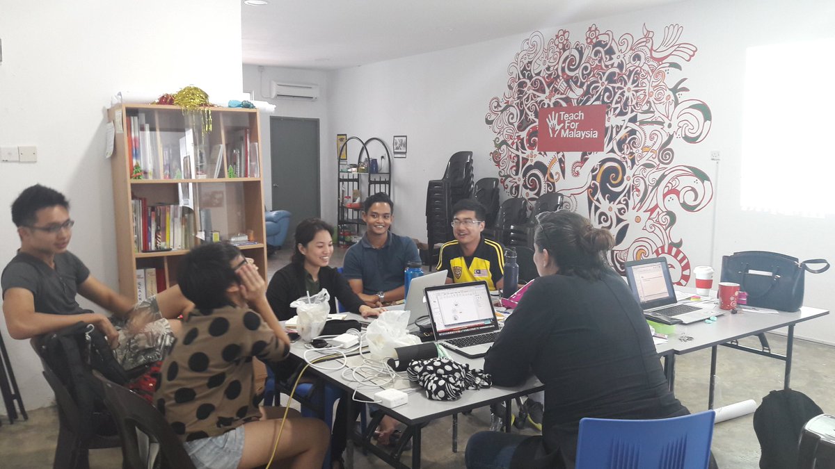 saz_lasung's tweet photo. 2nd round of #TFMweekEast briefing w @TeachForMsia fellows! #tfmeast #tfm2015 #easttribe #empoweredtoempower https://t.co/nrnXfZTFvd