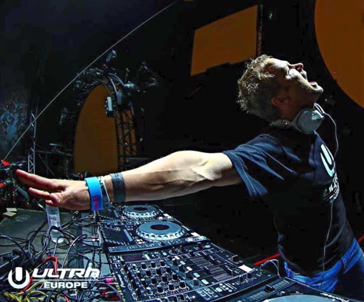 VMODAJAPAN's tweet photo. 躍動を感じよう !
@DashBerlin #UltraEurope #vfamily https://t.co/fTgGmUZhG1