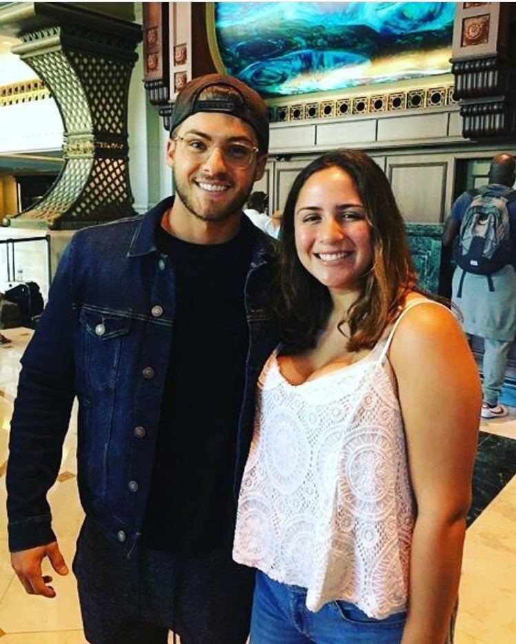 voidTEEN_WOLFFR's tweet photo. 🐺 Photo de Holland Roben et Cody Christian hier avec des fans 🐺 https://t.co/VohPXSCheb