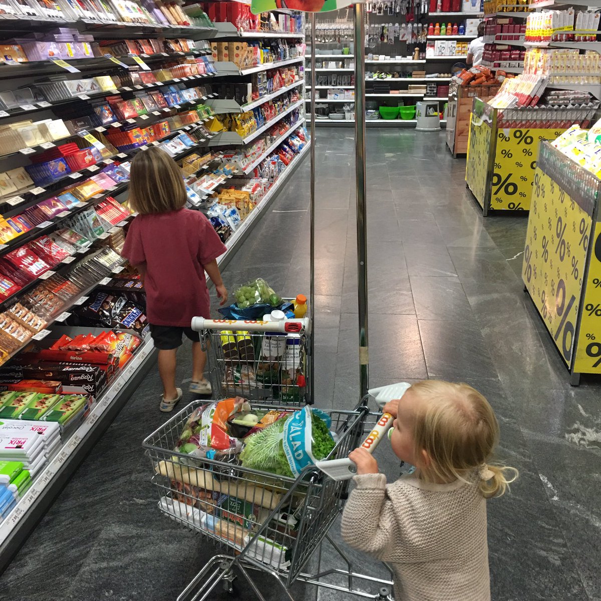 jansenreistrum's tweet photo. #ineffizientEinkaufen https://t.co/1lbU5OpOhE