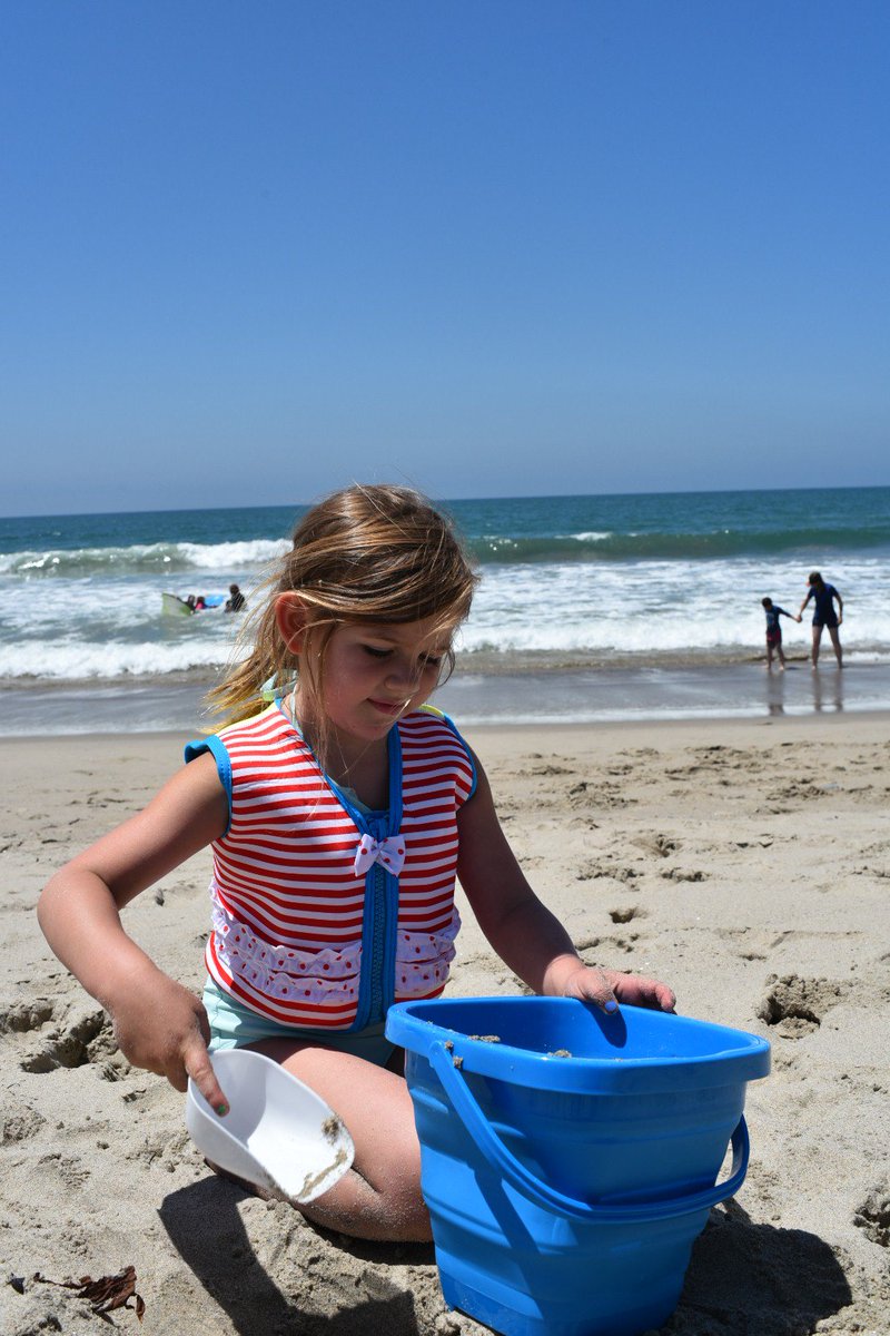 KonfidenceUK's tweet image. Hey @PackablePails @KonfidenceUSA beautiful photo of Mia #zieringgirls having fun at the beach with @IanZiering :o)