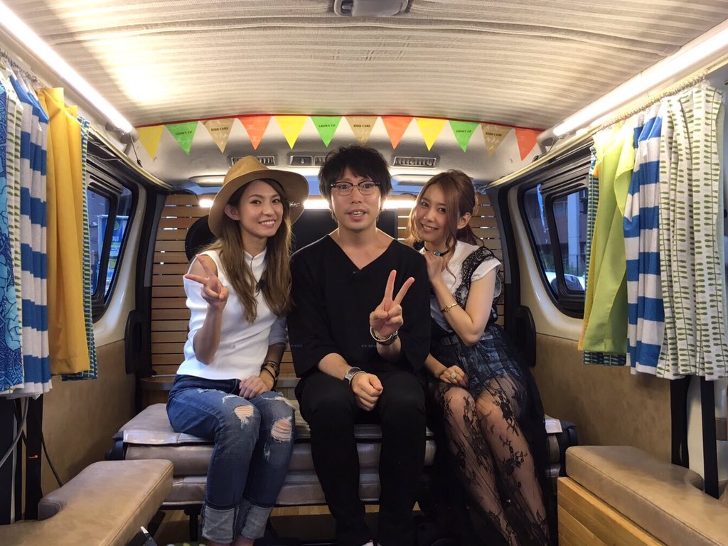 scandal_band's tweet photo. 【TV】
本日21:00〜SSTV『#ローカリズム』
MCの高橋優さんと大阪・京橋の想い出の地を巡ります！ぜひご覧下さい！
@takahashiyu @locarhythm_sstv 
https://t.co/W5LVROwZW0 https://t.co/gCvi7bEqtK