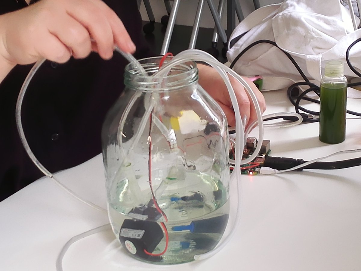 magdatyzc's tweet image. #ecologiesofintimacy #sensingdata getting ready with @Helen_Pritchard at @SussexHumsLab