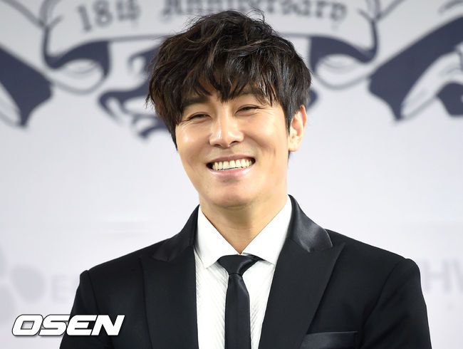 Kim Dongwan makes  46 million KRW donation to unwed mothers absolutshinhwa.wordpress.com/2016/07/21/kim…