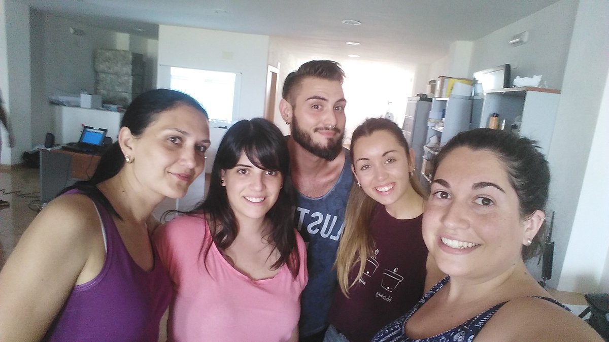 CarletaSaureta's tweet photo. Matins de treball amb bona companyia! #MATVilanova2016 @Silviabortb @_irenebort #Dani #Alina https://t.co/beLqsCYy0s