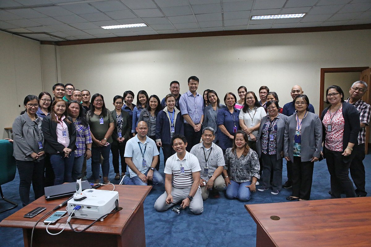 WinGatchalian74's tweet photo. Saying hello to @senatePH staff at their strategic performance mgmt system seminar to gear up 17th Congress. https://t.co/kCjqk63jCI