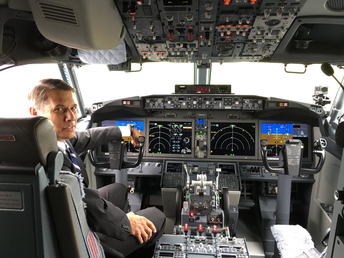 boeing 737 cockpit boeing 737 cockpit
