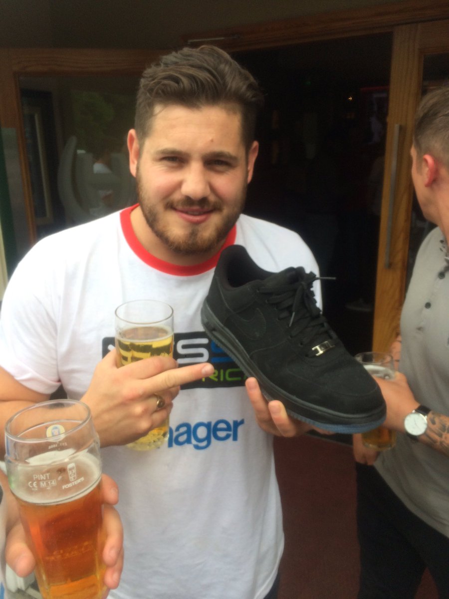 #TBT with <a href="/littlejoevine/">Joe Vine</a> after watching England vs Wales. Top day with the lads!!