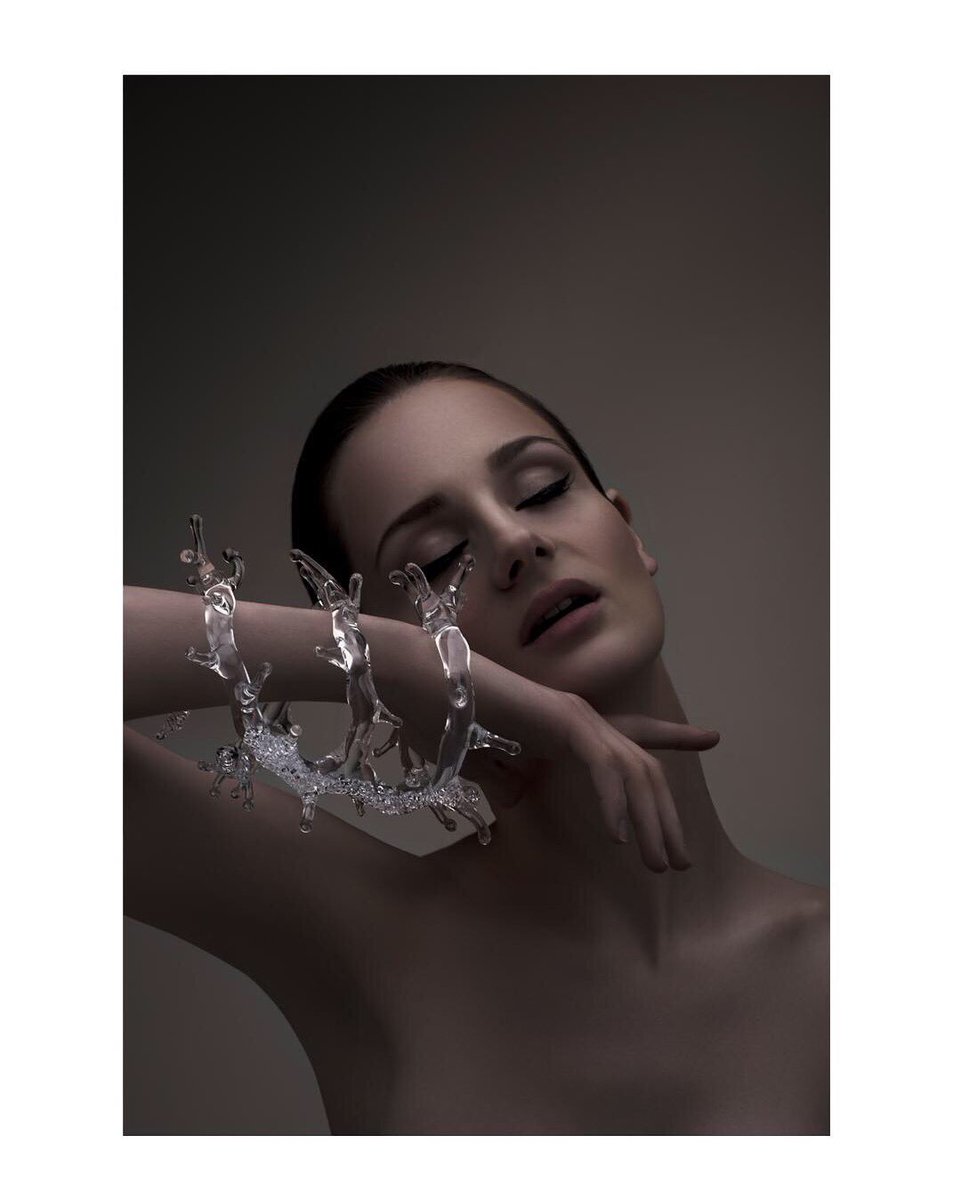 BeauHanXu's tweet photo. A droplet splash frozen in time creates our splash #jewellery collection. #luxury https://t.co/MGWiMBXJml