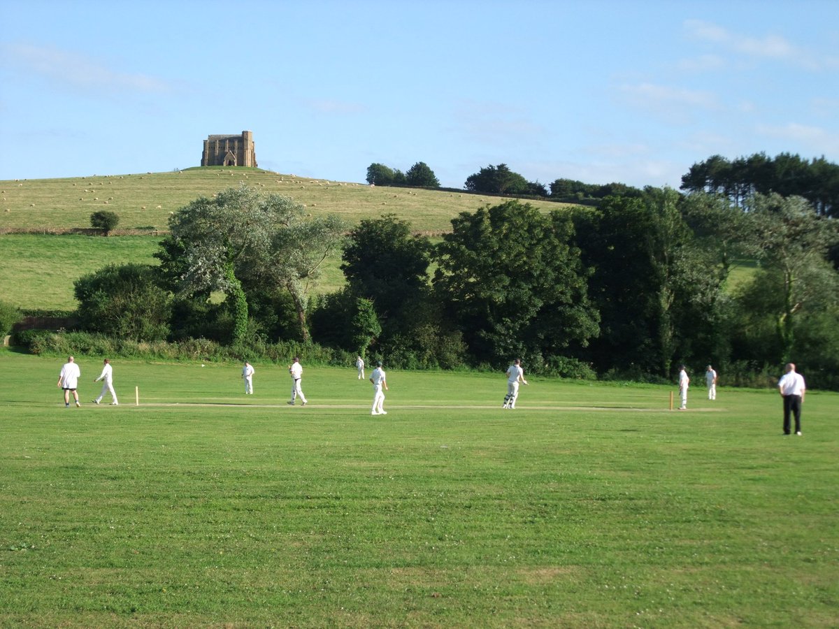 Great backdrop to last night's <a href="/Abbotsburycc/">Abbotsbury Cricket</a> v <a href="/MartinstownCC/">Martinstown CC</a> Evening League match. Another win for #MCC2016.