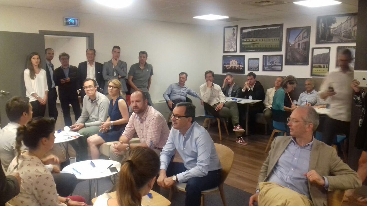 BensegnorP's tweet photo. Comité de direction part/pro s'est prêté au jeu du speedselling avec #AXAPJ pr tt connaître s/ #MAPJ. Merci à tous! https://t.co/QhDepQ4Fzb