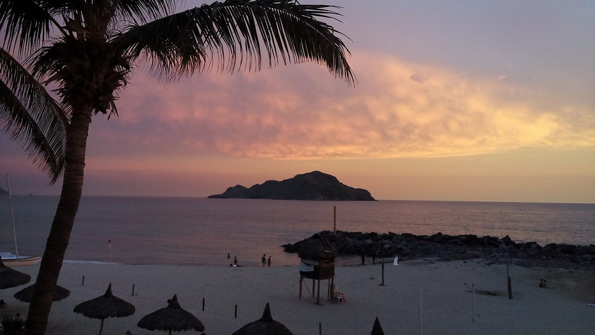 No por nada la llaman  "La Perla del Pacífico" Mazatlán, Sinaloa 
#BuenosDías 🔆
 <a href="/Sectur_Sinaloa/">Turismo Sinaloa</a> 🔆