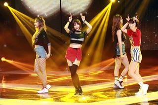 ahnhani_92_'s tweet photo. 아놔 귀여워 진짜ㅋㅋㅋㅋㅋㅋㅋㅋㅋ
나좀그만좋아해 욘석아

아 그리고 이런 깜찍한 순간을 포착해주셔서 감사합니다 https://t.co/BCwWxHYWAG