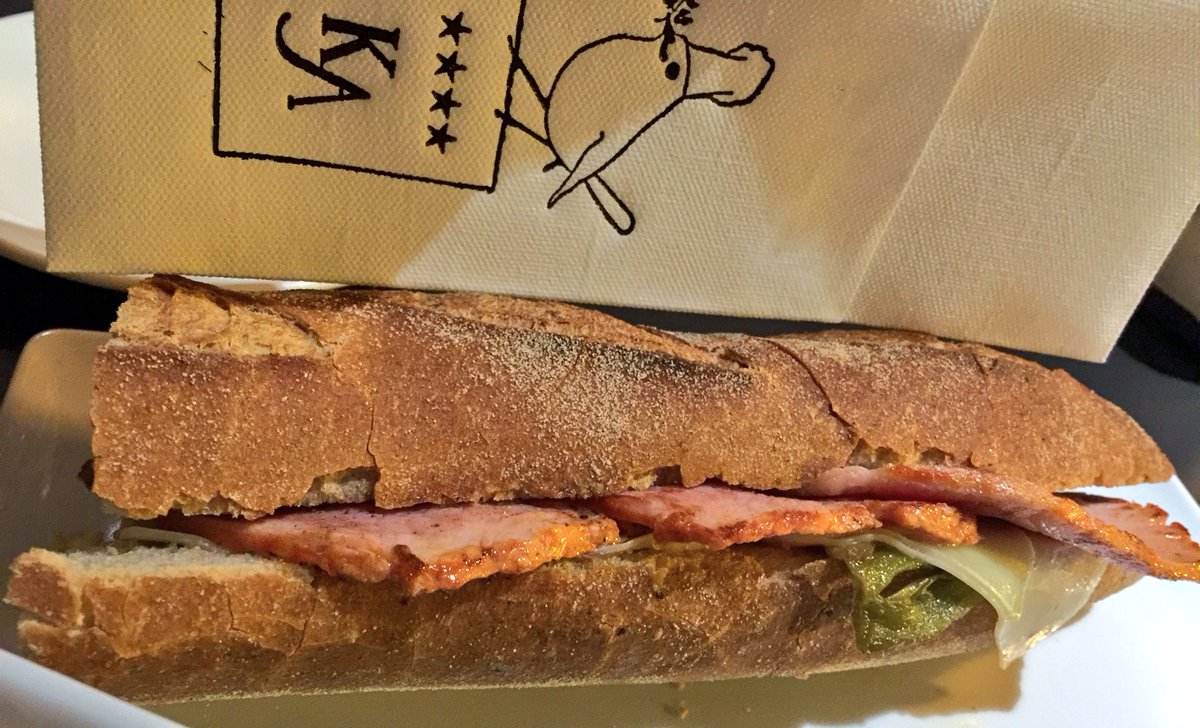marbbellalife's tweet photo. @restkarguinano como siempre espectacular,pintxos barra #gintonic  #Zarautz calamares,bocadillo #gourmet!de 10!😄📸 https://t.co/NMJ4lfCgLi