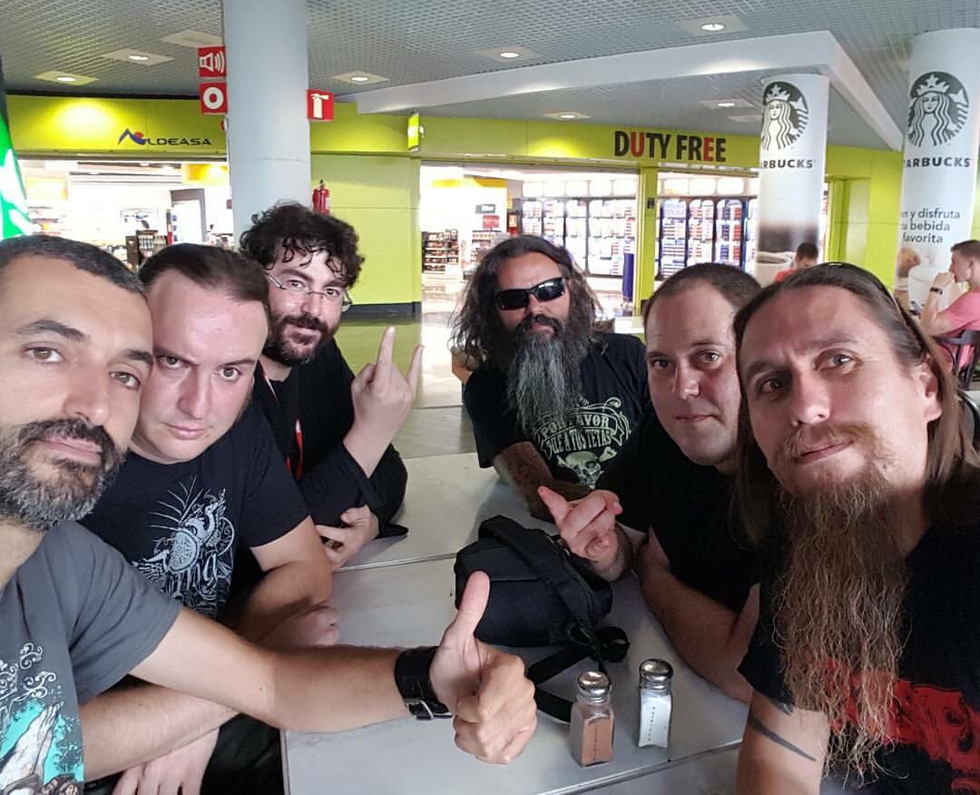 helevornband's tweet photo. Here we go Slovakia! #Gothoom https://t.co/YBIN7AZpAI