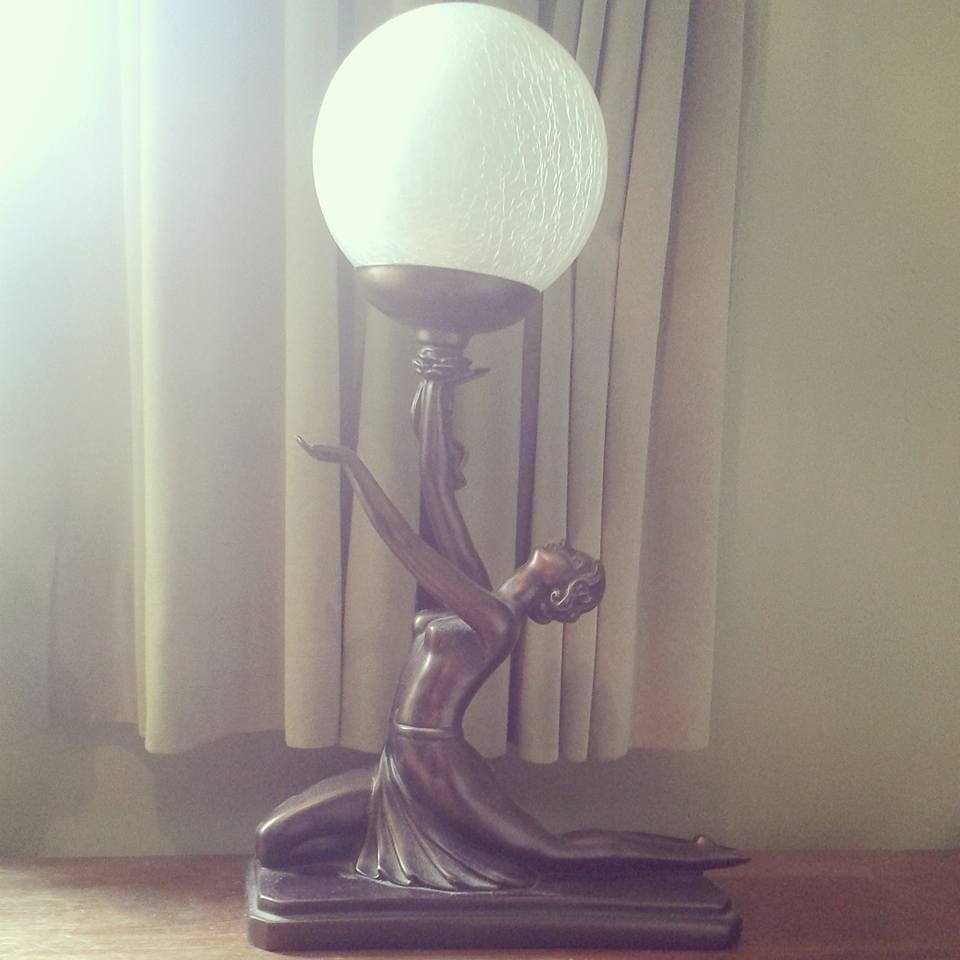emmaatmillies's tweet photo. Time for a change at home #dancinggirl #artdeco #artdecolight #boudoir https://t.co/Wvd8XODzYs