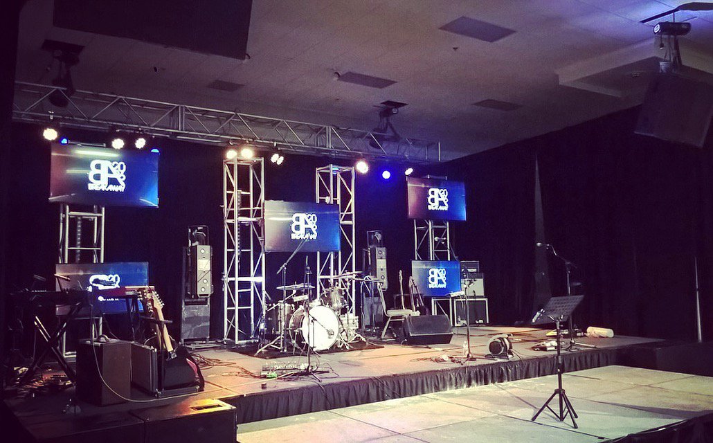 cmentertainment's tweet photo. #CMLodestar &amp; #CMProstar hoists spotted at the #BreakawayConference at Hilton Head Island. Thank you Kevin! https://t.co/UZQPw4AwuW