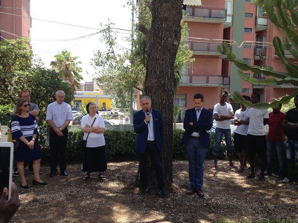 IlNodo1's tweet photo. Catania: inaugurazione Centro di prima accoglienza per minori stranieri non accompagnati Villa S. M. degli Angeli”. https://t.co/YvG9sbr9Qr