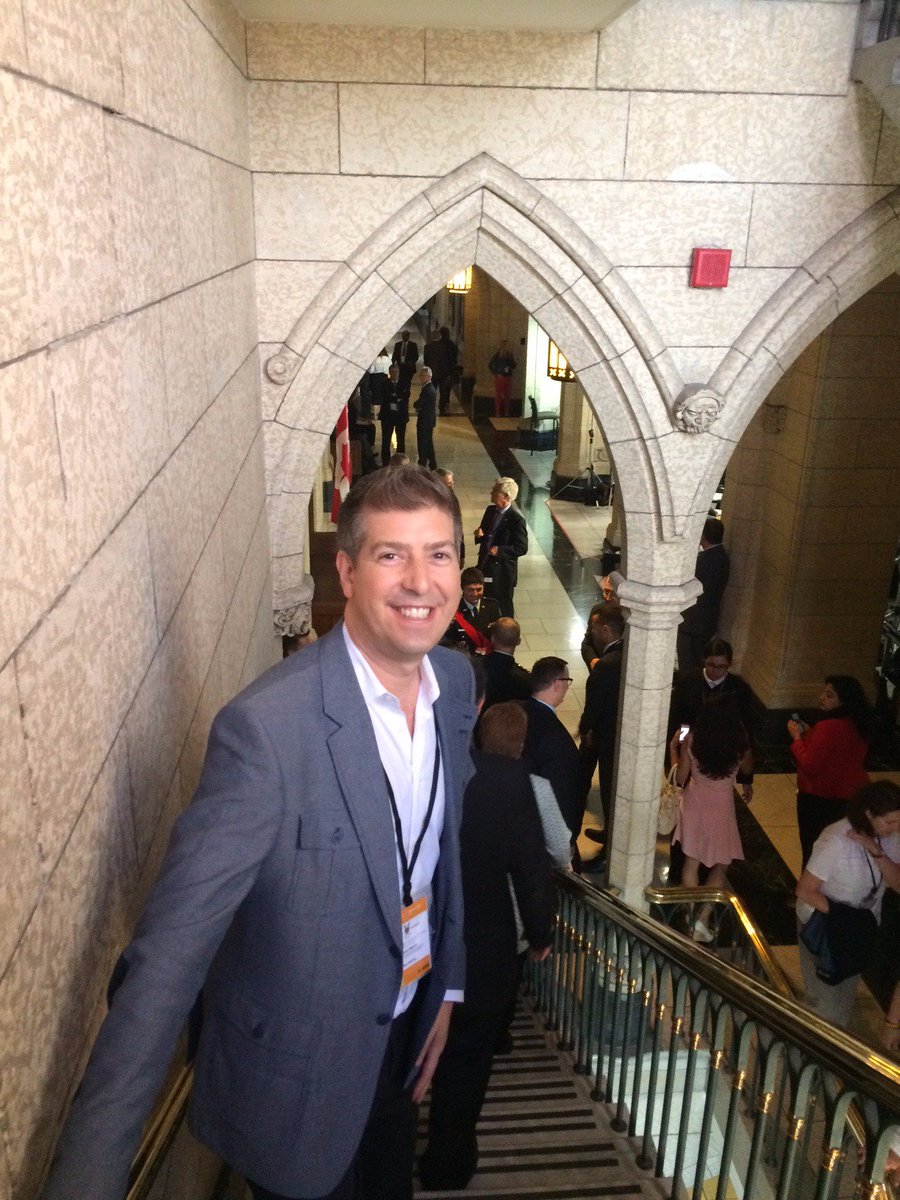 RonWhiteShoes's tweet photo. Walking down that famous staircase for the @POTUS Address #TBT #ObamaCAN #RonWhiteShoes #Ottawa https://t.co/F9s9bCMVkh