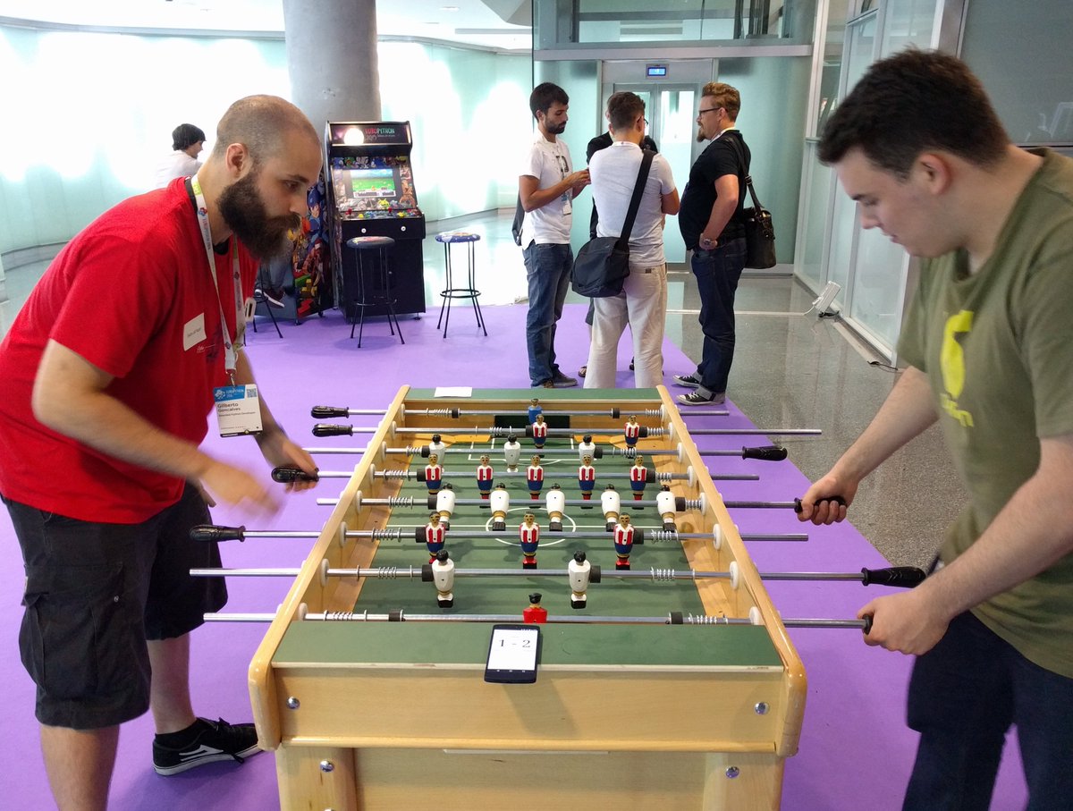 benjaminbenben's tweet photo. @pusher live scoreboard #microhack for the #EuroPython table football https://t.co/gRjIm8dhMX