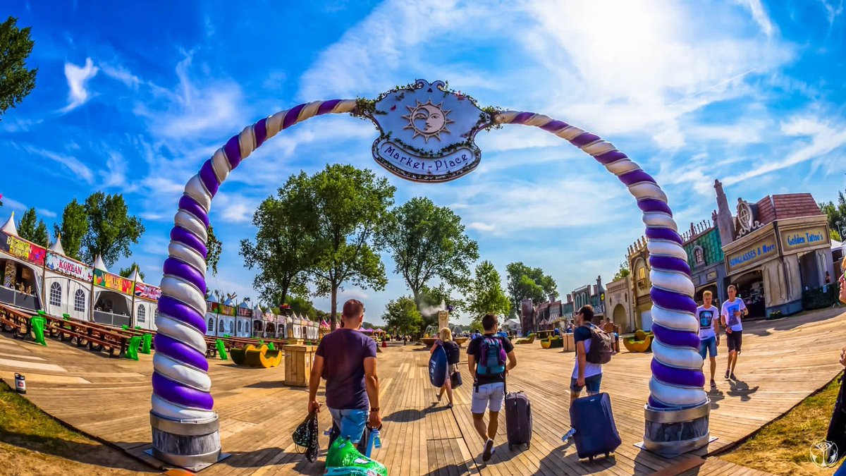 Brahma_Py's tweet photo. ¡Con 4 canales de streaming, @Tomorrowland se prepara para compartir con el mundo la locura! 🔊🎉 #ExperienceHunters https://t.co/is9MfKBS5c