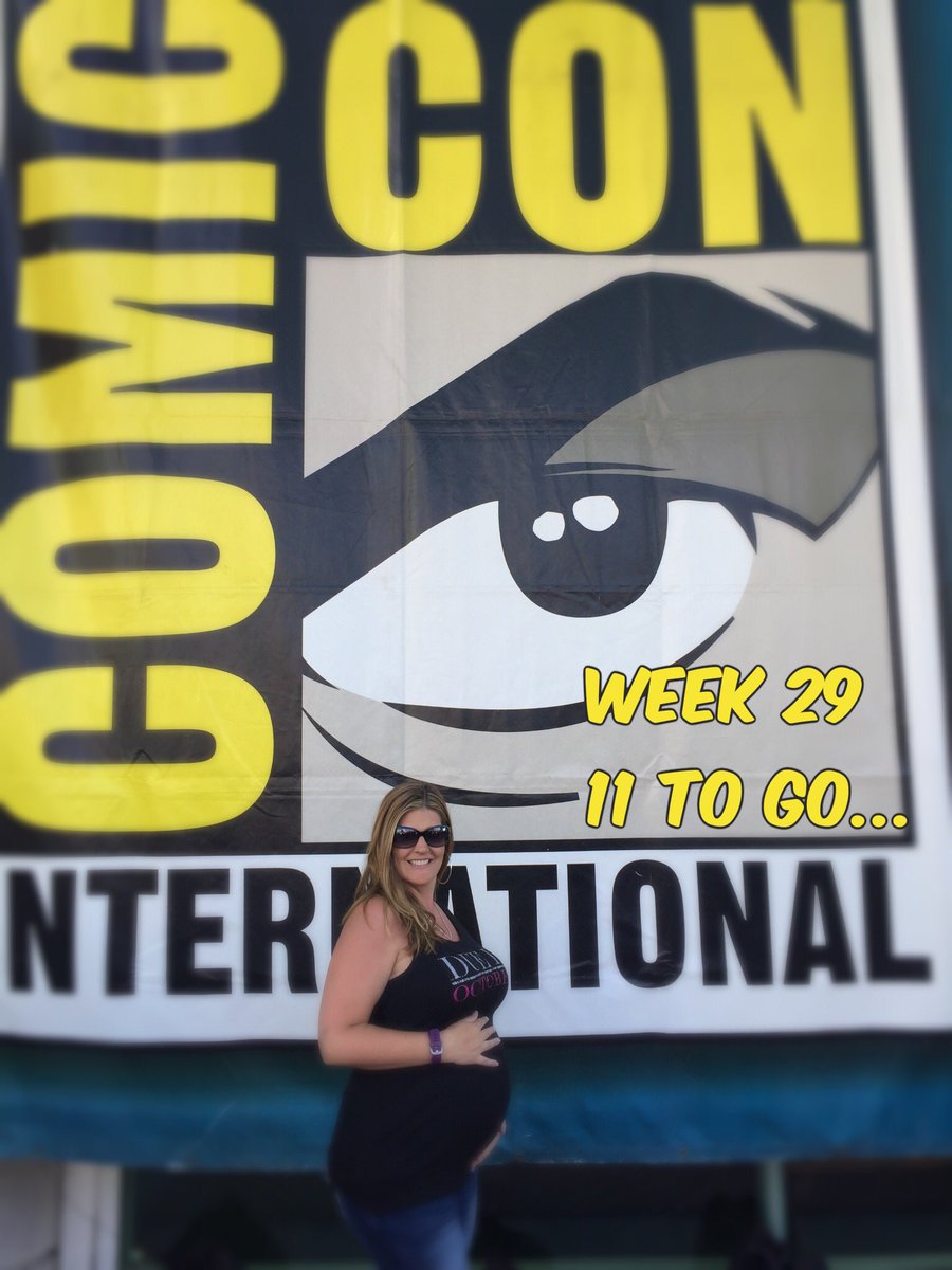 SammieLSanders's tweet photo. Baby's 1st Con! #SDCC #SDCC2016 #startthemyoung #geekintheoven https://t.co/5F0qvyEHo2
