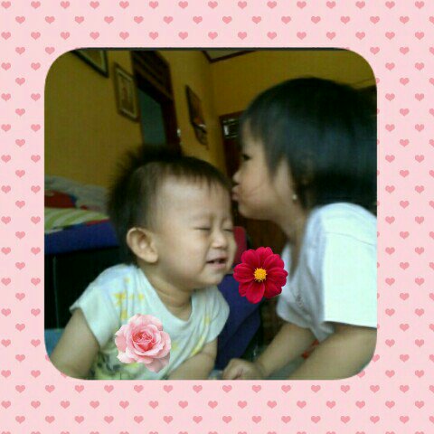 susanto_blackbe's tweet photo. Kiss me https://t.co/oFdgYYMTt9