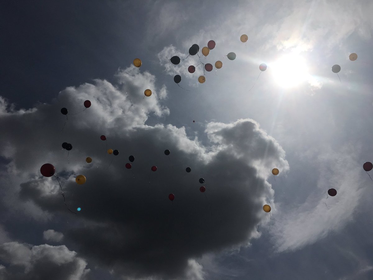 hartclass10's tweet photo. Balloon release for our Y6 superstars! @hartsholmeacad https://t.co/cgcsPbEKFa