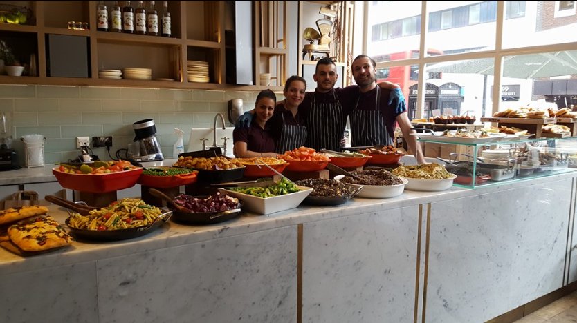 106BakerSt's tweet photo. The 106 crew! Ready and waiting to serve you a delicious meal with a smile :) #TGIF https://t.co/nSEzLFJElP