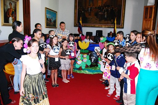 Consejo legislativo y ZET celebran día del niño @MPPEDUCACION #ZET @SaIaTachira <a href="/SilvaEleazarL/">Eleazar López Silva</a> <a href="/NicolasMaduro/">Nicolás Maduro</a>