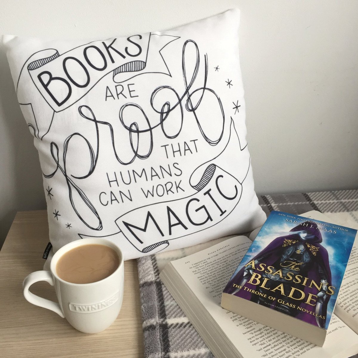 goodreads's tweet image. Our favorite magic. bit.ly/29HHOce