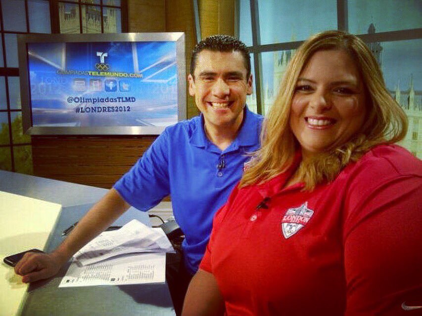 jrosaandino's tweet photo. #TBT #Londres2012 #Voleibol #Temundo Gracias @guzmanjuegue por ser un maestro para mí. Fue una gran experiencia. https://t.co/psmzhyAS0g