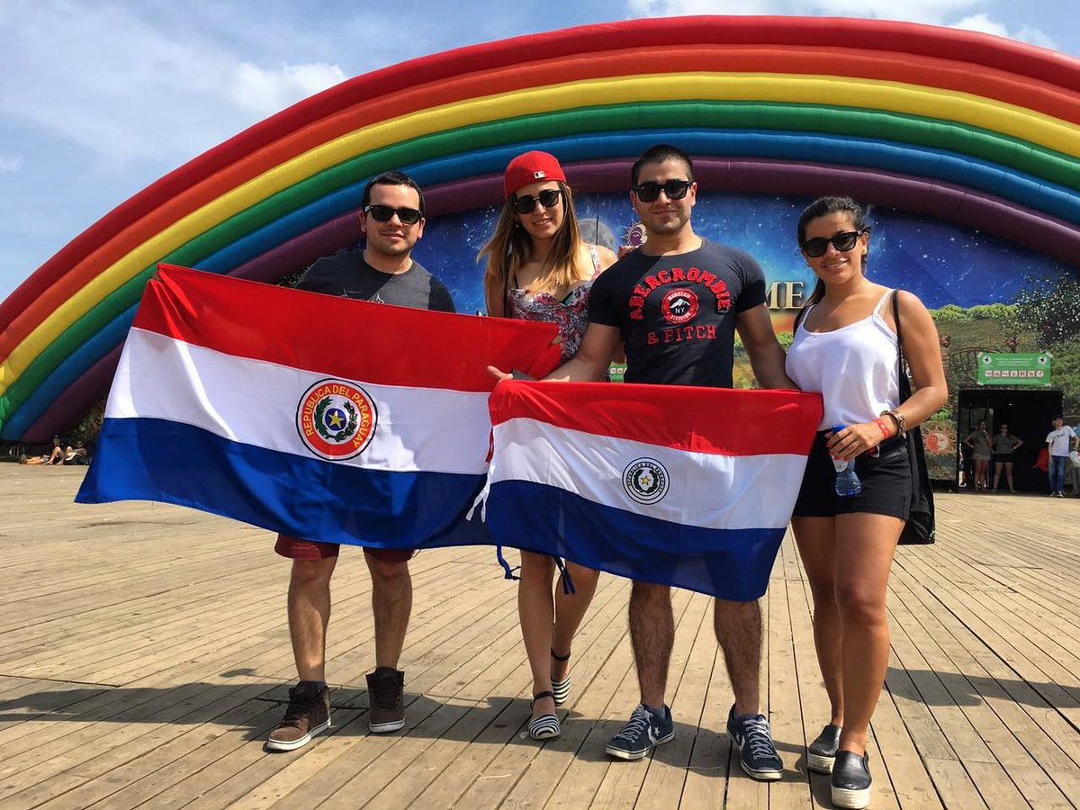 Brahma_Py's tweet photo. FELICIDADES a los #ExperienceHunters por haber participado de la campaña #BrahmaExperience @tomorrowland 2016 🇧🇪😎🇵🇾 https://t.co/Pa68osKfD0