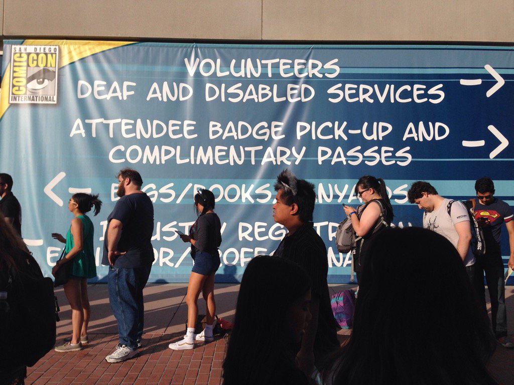 jagastaldo's tweet photo. Lines at #SDCC2016 on first day of #comicon https://t.co/DdUhcXs4JD