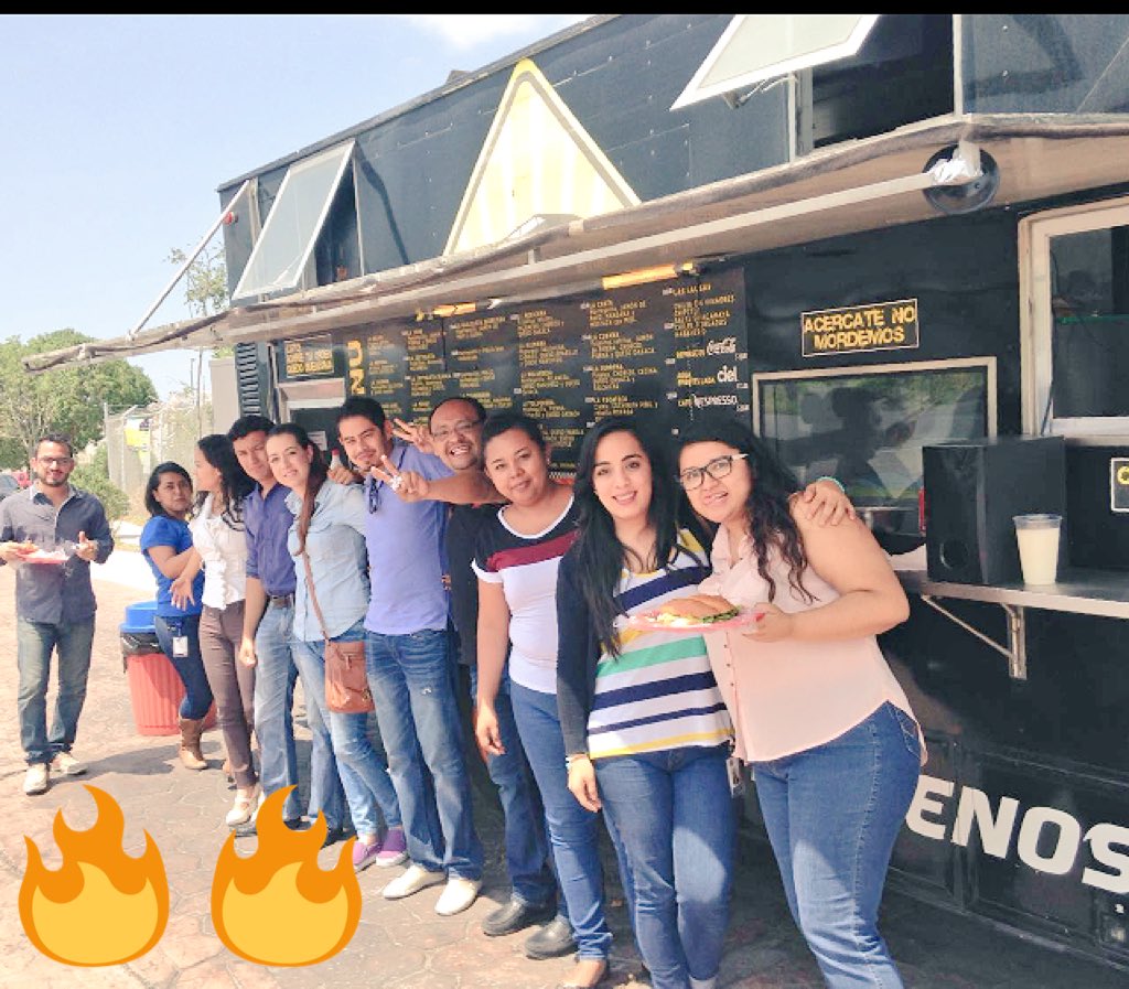 ElBolillitoFT's tweet photo. La Banda! ✌🏻️✌🏻✌🏻🤘🏻 https://t.co/e4yAgxA1xu
