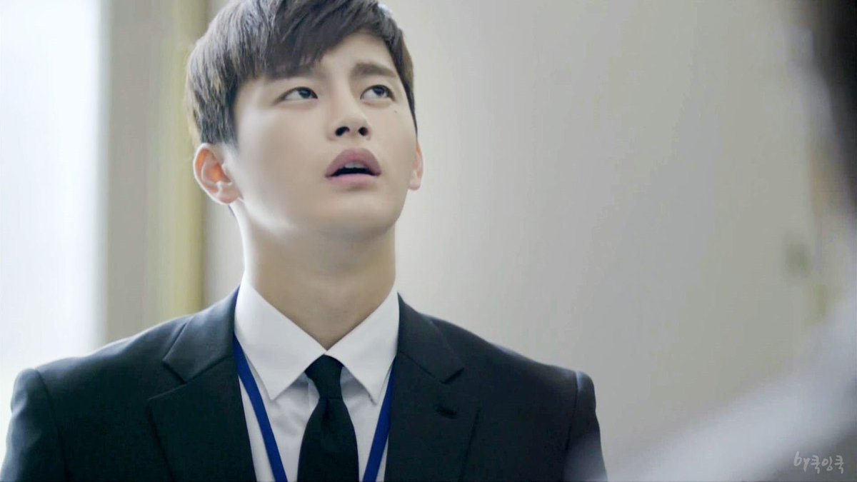 wh5Uare's tweet photo. 맞아 3회 발연기 백과장땜에 속터져 하던금감원 최상천 짧았지만 미모 이뻤다 https://t.co/bd71YzgPPi