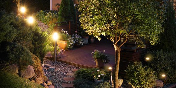 GlebeHH's tweet image. #HHExpertAdvice: Solar lights are a cost-effective way to light the backyard this summer. bit.ly/1tAE8yG
