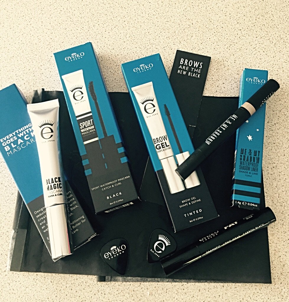 Knibbsy's tweet photo. Thank you @eyeko delivery of these beauties arrived today! Excited for the summer 👁 https://t.co/4b13nCfAa3