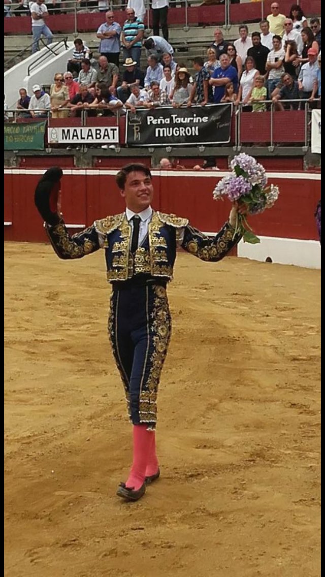 1oreille à Mont de Marsan pour mon début dans le sud ouest face a un novillo de Casanueva #1oreja